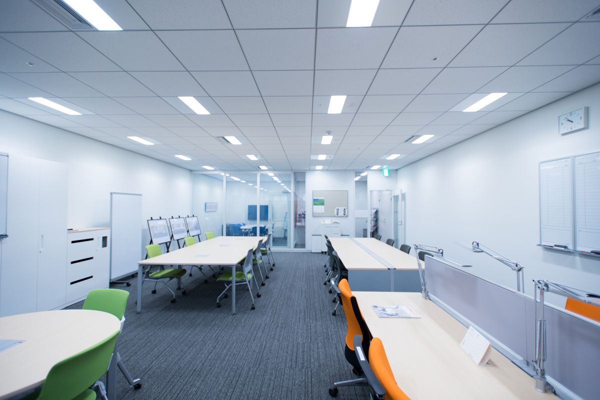 LED照明のオフィス