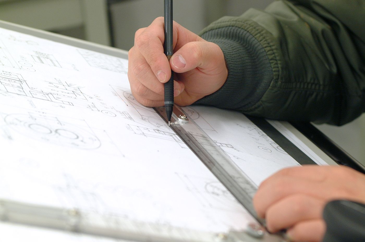 図面を引く設計作業